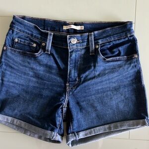 Levi Strauss & CO. Cuffed Dark wash shorts size 28